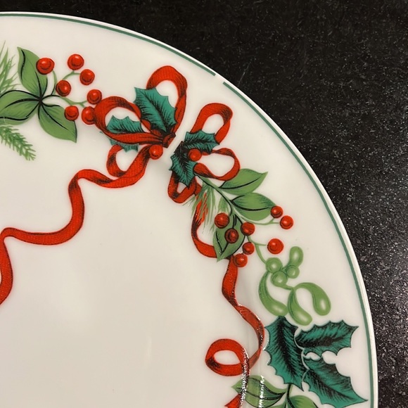 Dinner Plate Cardinal Christmas by ROYAL NORFOLK - Set of 2 - Picture 8 of 11